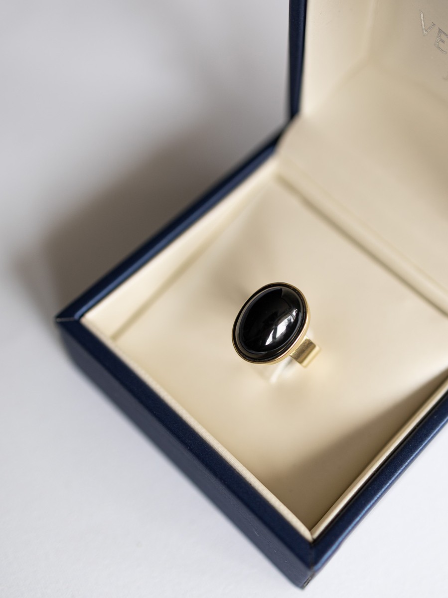 Vintage geelgouden ring met onyx