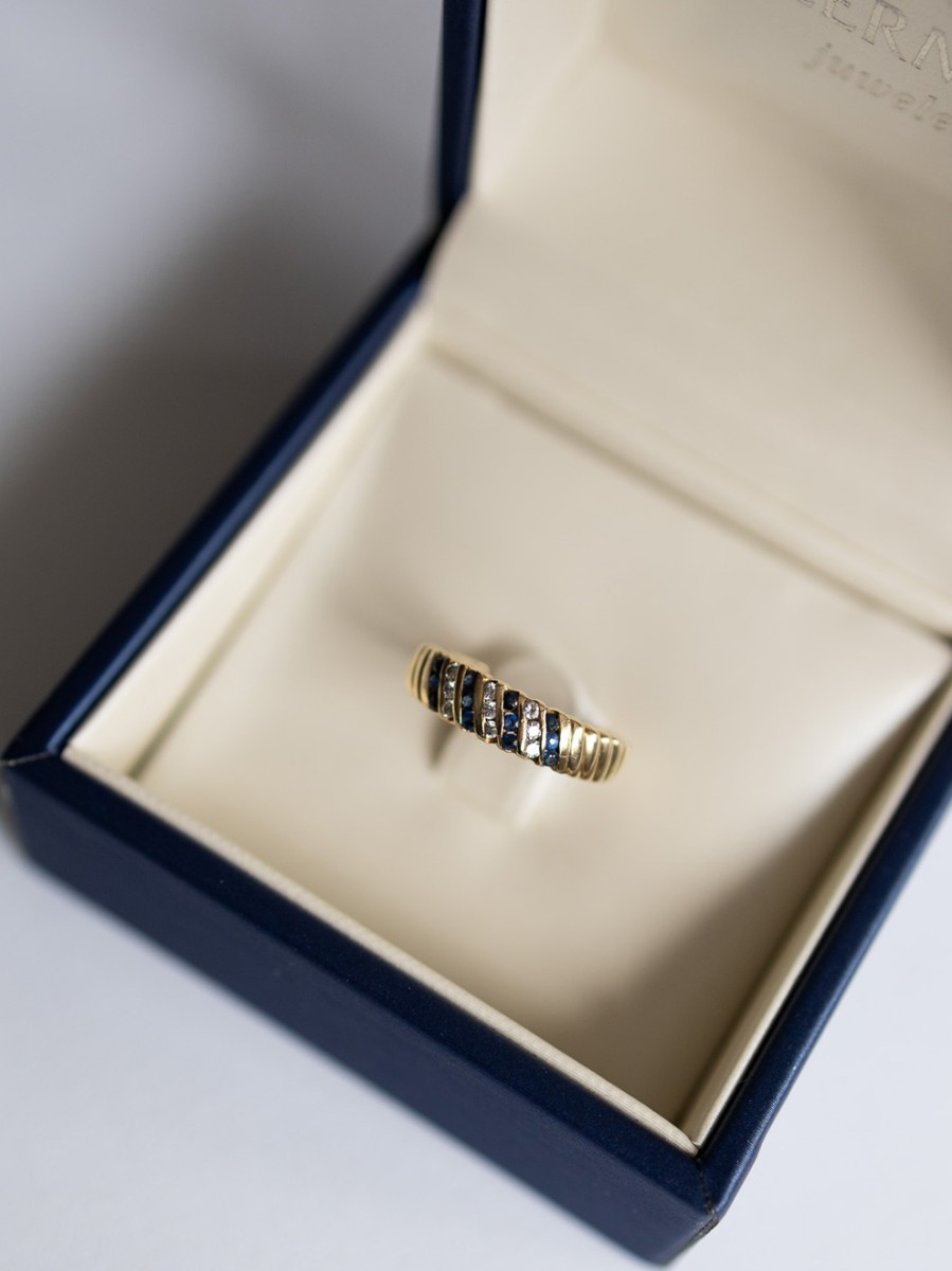 Vintage geelgouden ring met saffier en diamant