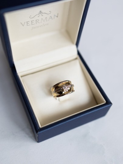 Vintage ring bicolor met diamant breed