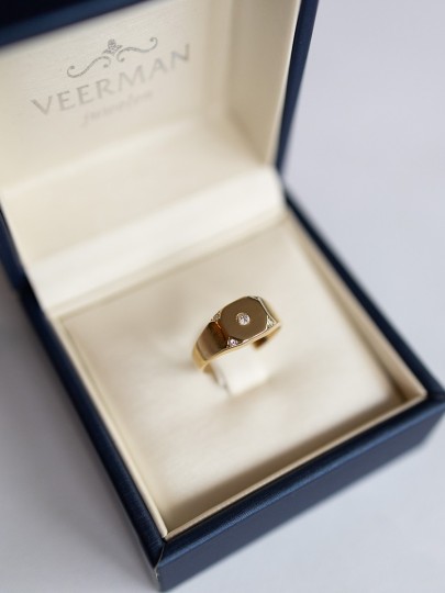 Vintage gouden monogramring met diamanten